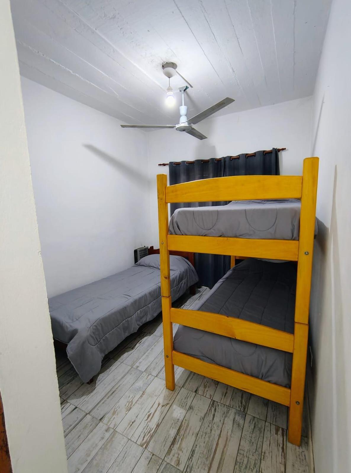 El Faro Hostel Пуерто Мадрин Екстериор снимка