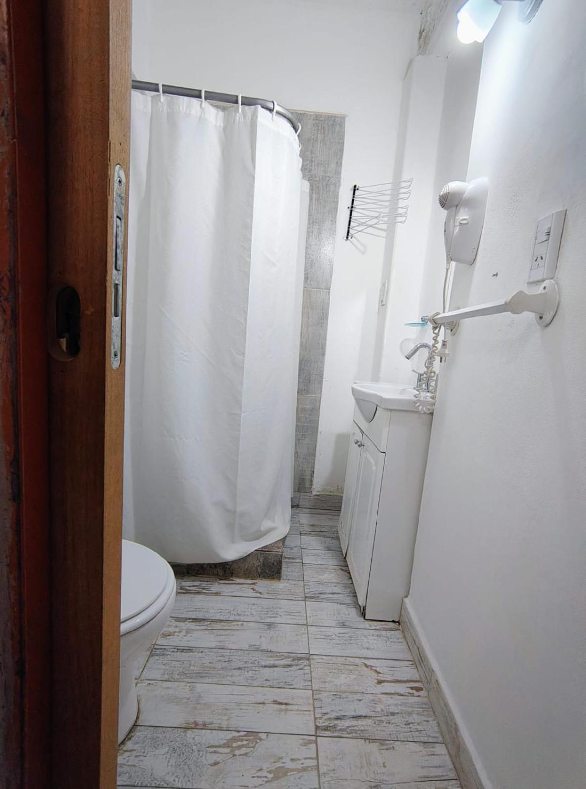 El Faro Hostel Пуерто Мадрин Екстериор снимка